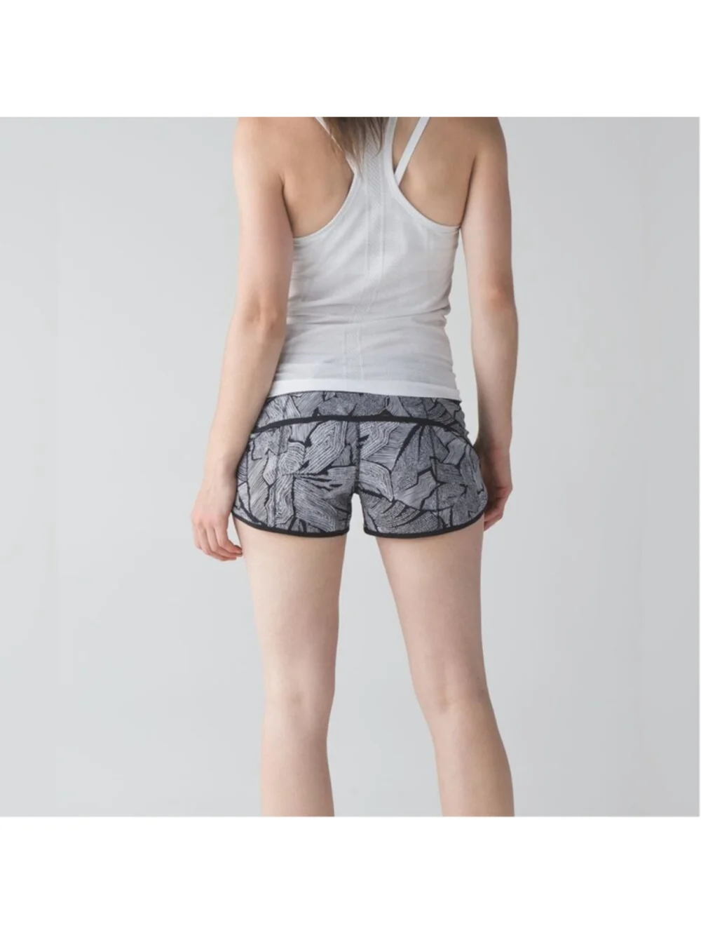 Lululemon Speed Short 2.5” Dottie Tribe White Black Size 6 Running Shorts